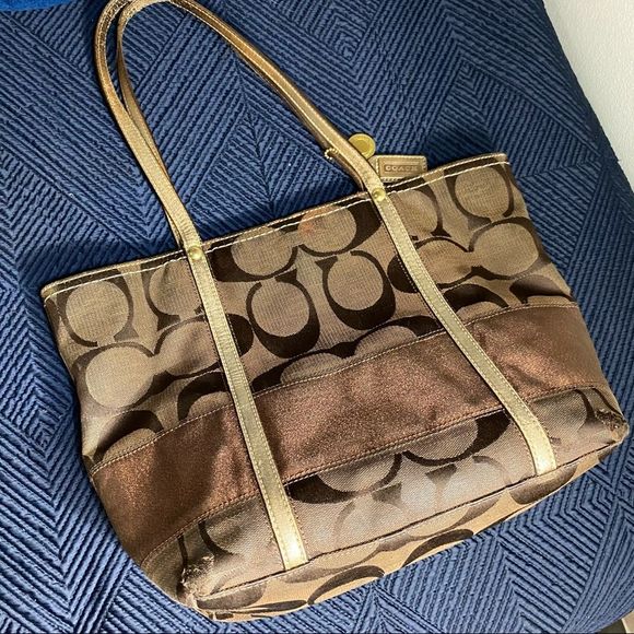 Coach Signature Canvas Logo Tote - Picture 7 of 14